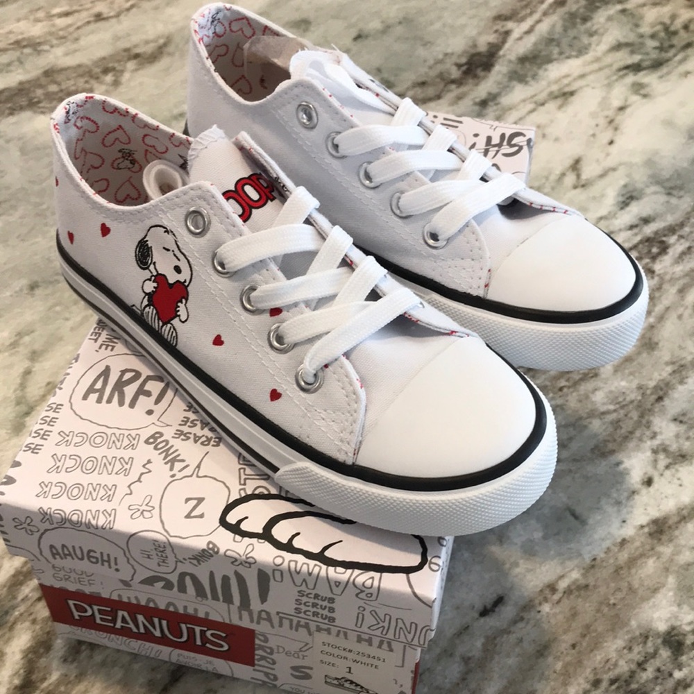 Snoopy sneakers NIB